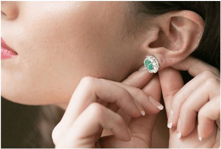 Boucles d'oreilles en pierres précieuses et diamants